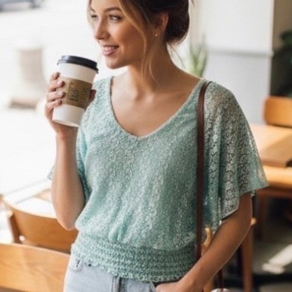 Lavish Lace Dolman Sleeve Top Women Size S Seafoam Green Smocked Waist‎ Boho